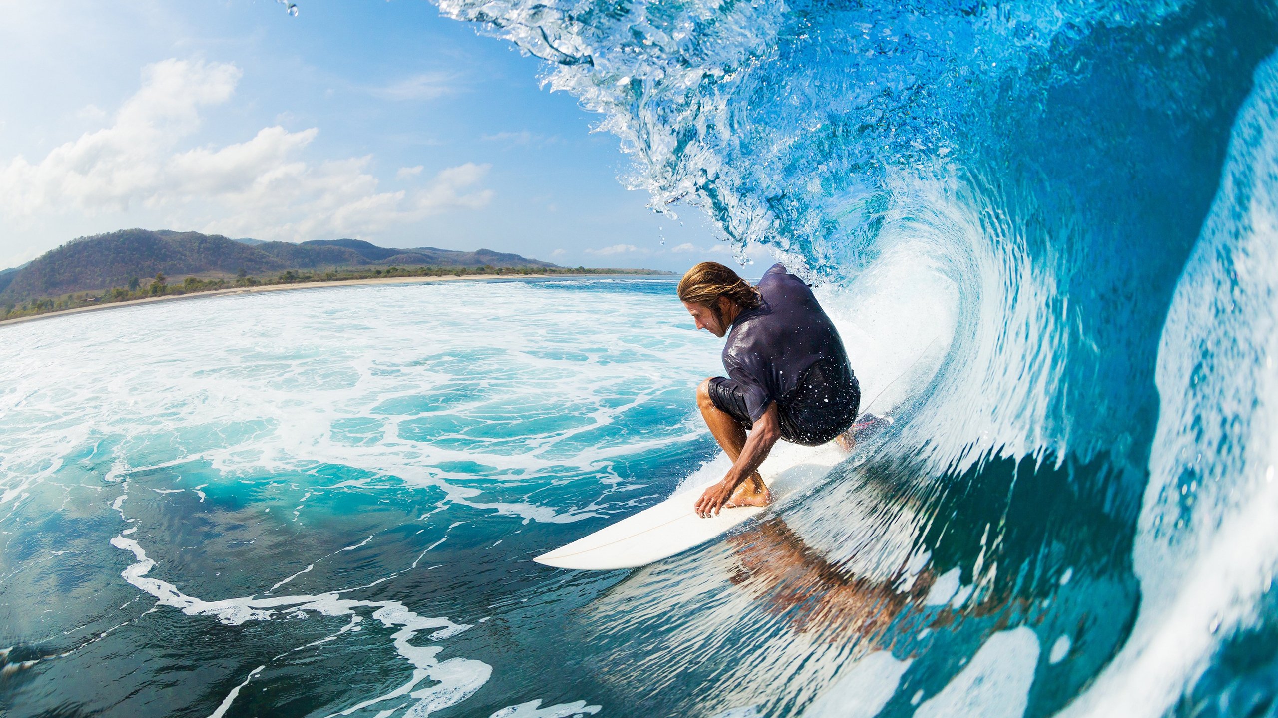 冰球联赛激战正酣,强队对决引爆冬季热潮